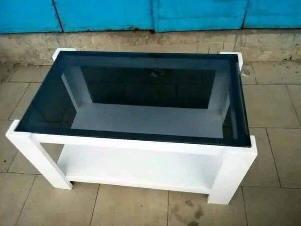 Table TV moderne avec tiroir