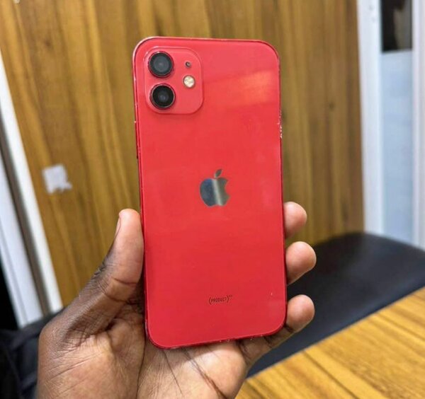 iPhone 12 Rouge