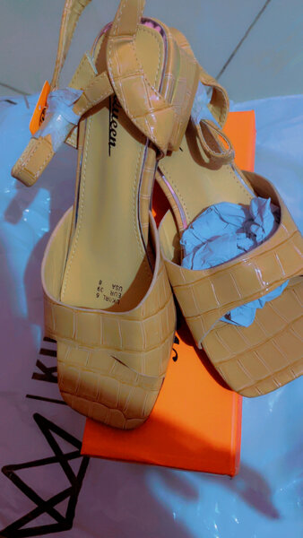 Sandales à talons texturées élégantes