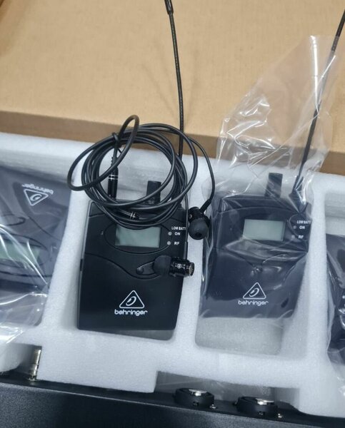 Micro sans fil Behringer ULM 2