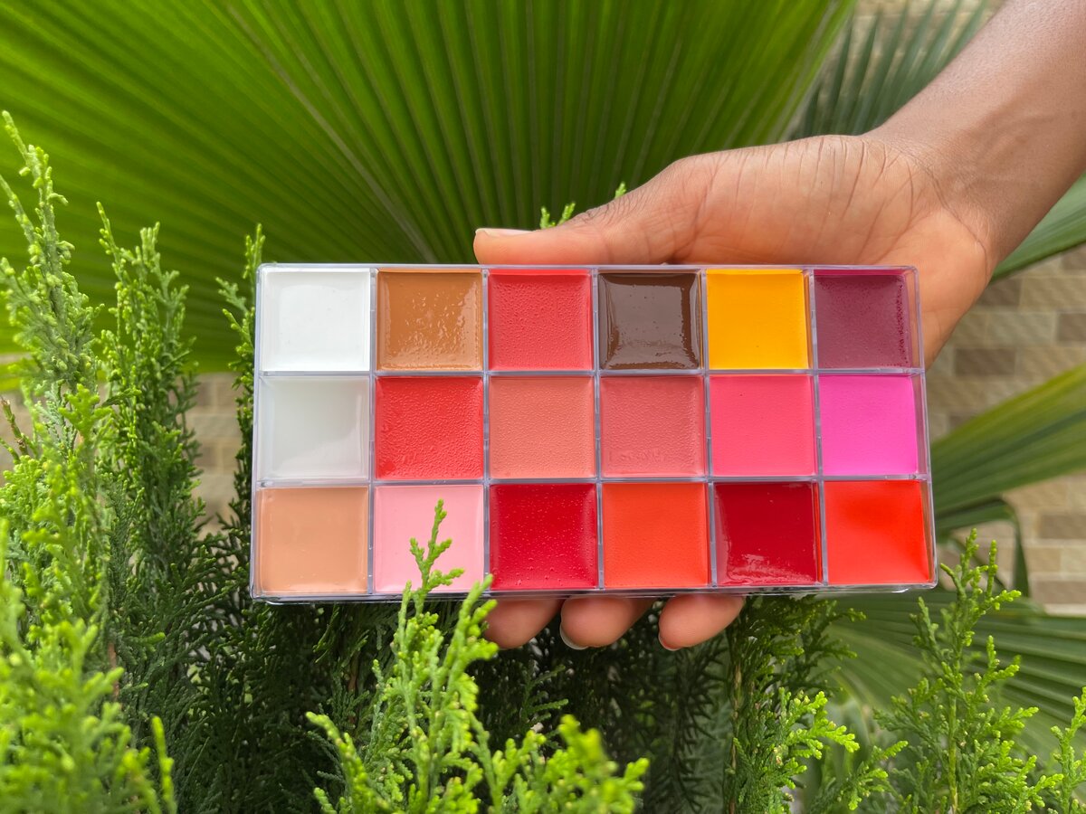 18-in-One Creamy Lip Palette