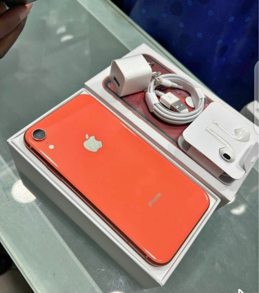 iPhone Rouge XR 64Go