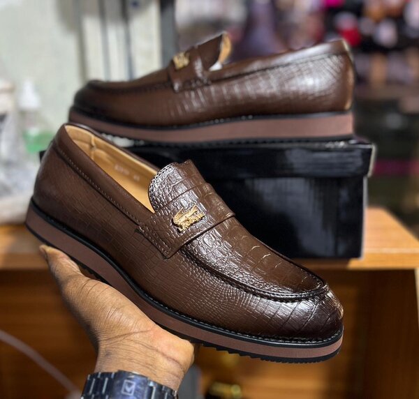 Chaussures élégantes en cuir homme