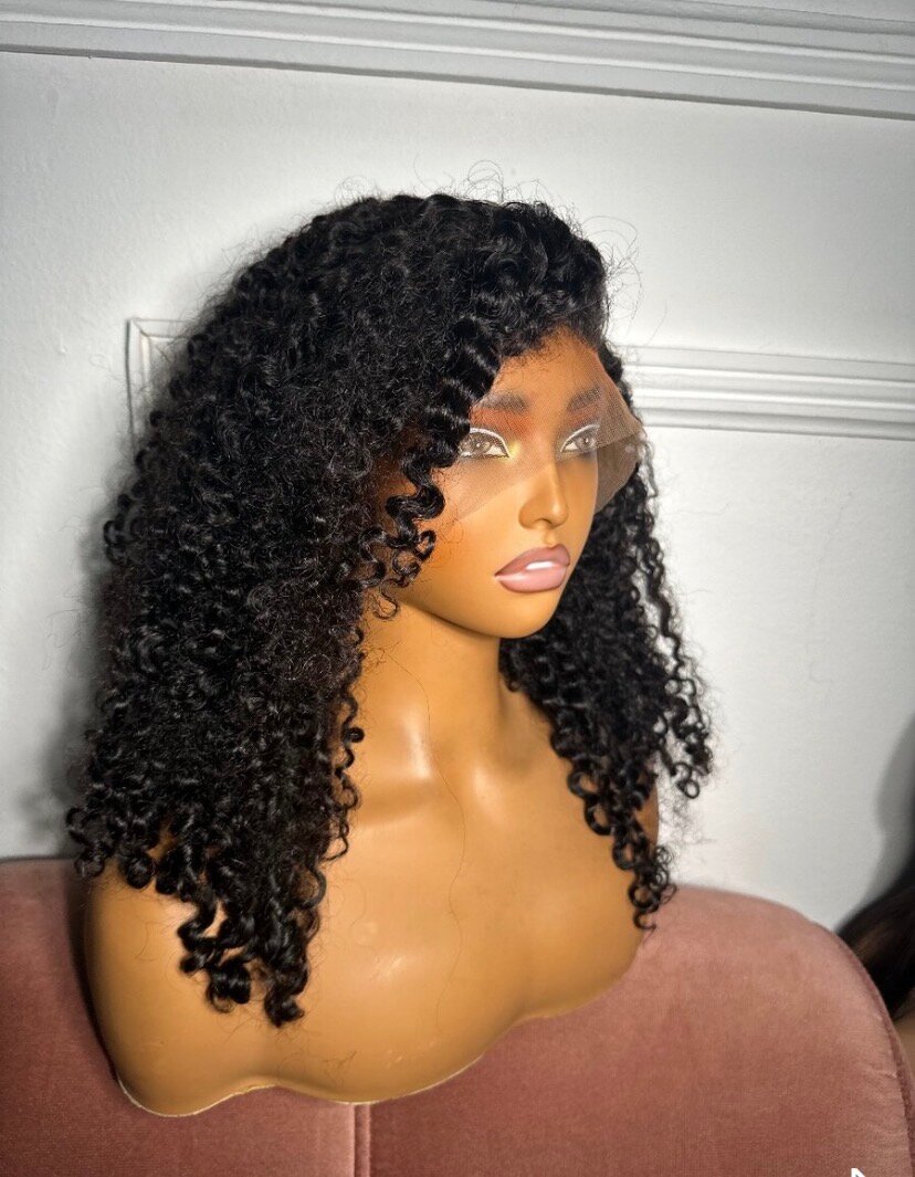 Perruque bouclée lace front