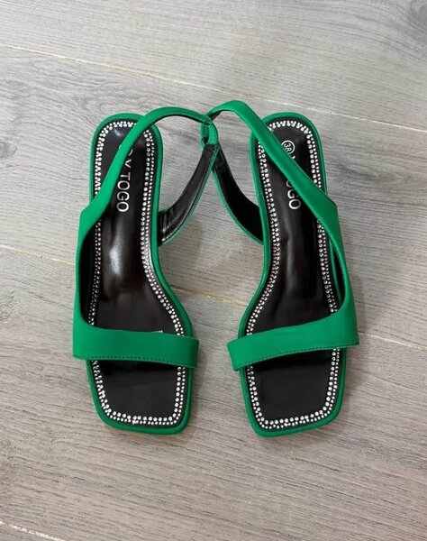 Sandales à talons hauts