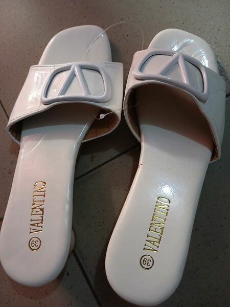 Sandales élégantes Valentino