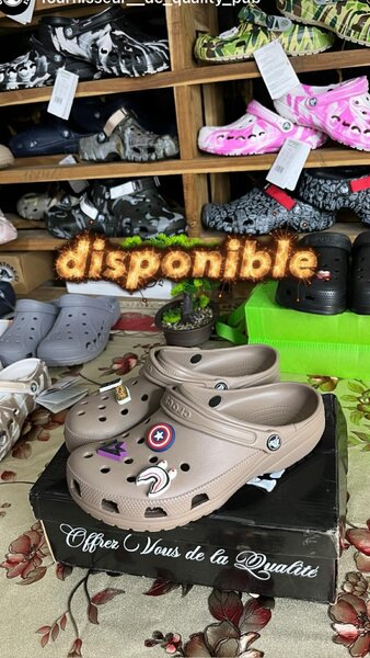 Sabots confort noirs avec pins