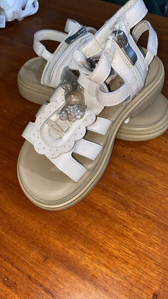 Sandales en cuir pour enfants