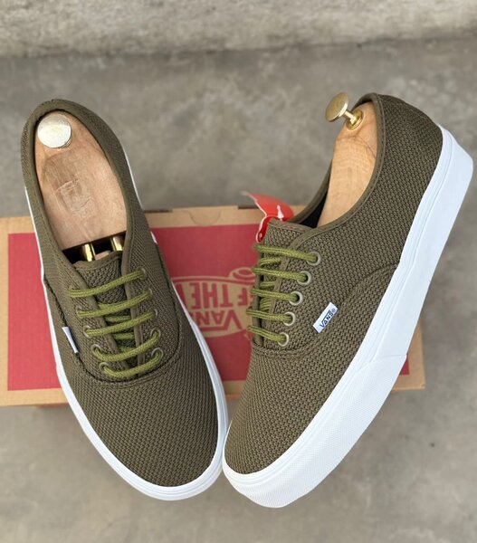 Chaussures Vans olive unisexes