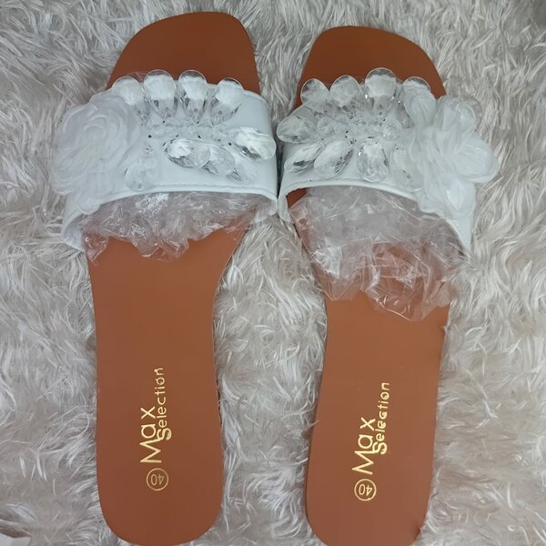 Mules femme en cuir avec ornements