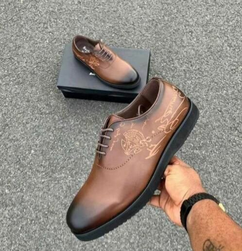 Chaussures  en cuir élégant