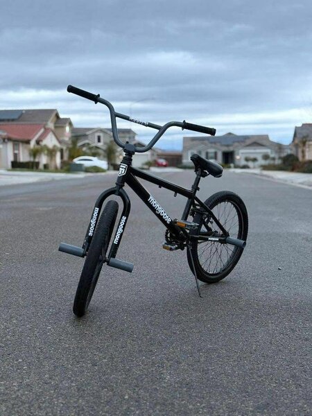 BMX freestyle noir robuste