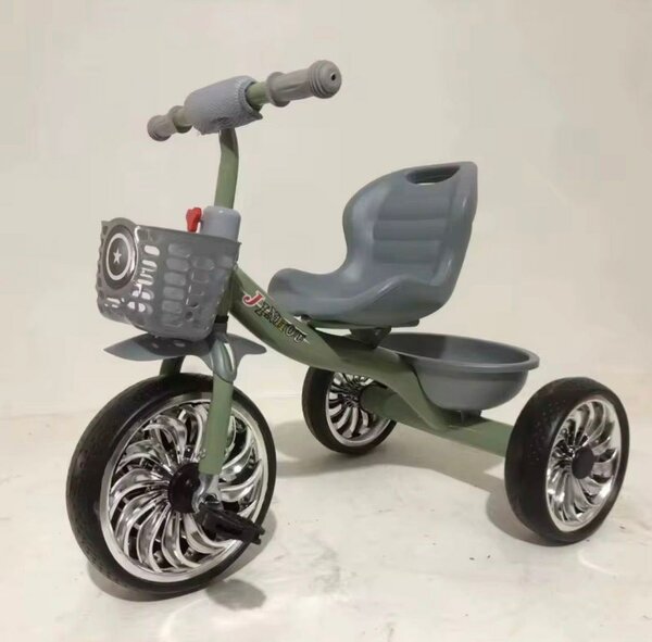 Tricycle enfant avec panier