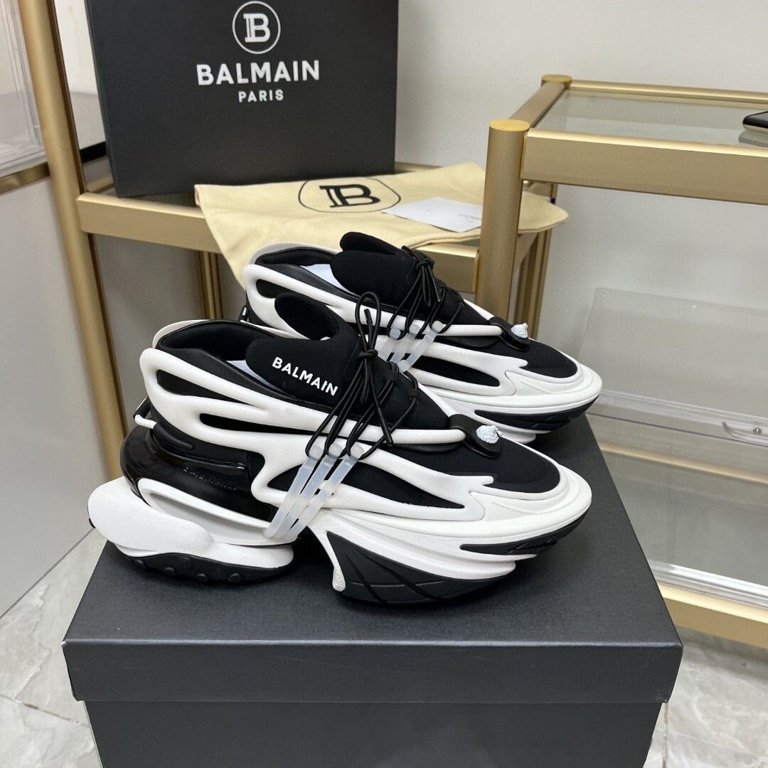Balmain Sneakers Modernes