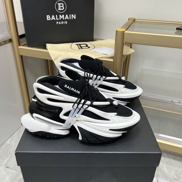 Balmain Sneakers Modernes