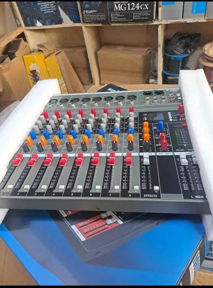 8-Channel Audio Mixer Yamaha