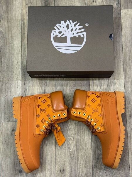 Bottes en cuir imprimées