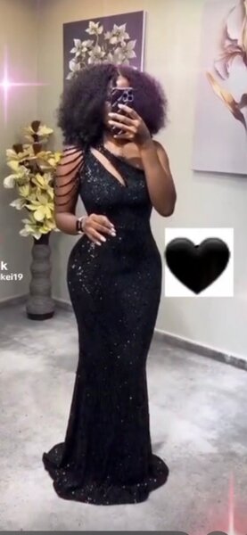 Robe de soirée noire brillante