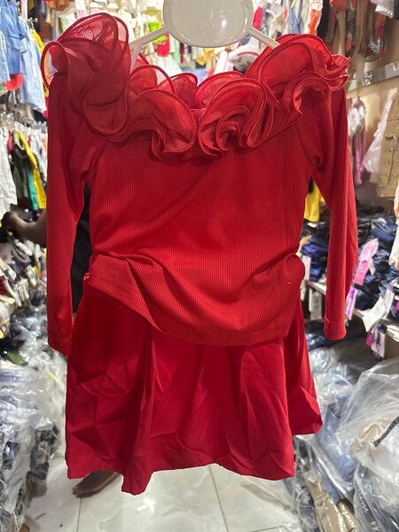 Robe rouge à volants enfant
