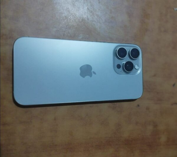 iPhone 16 Pro Max 256Go Argent