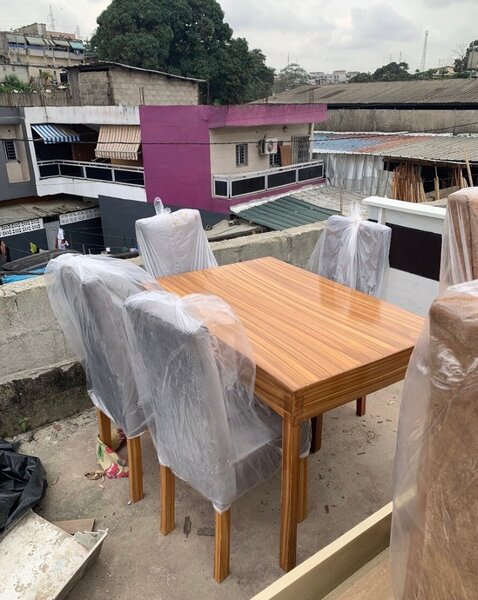 Table à manger moderne