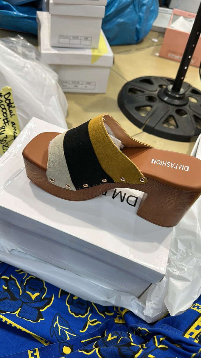 Sandales compensées élégantes