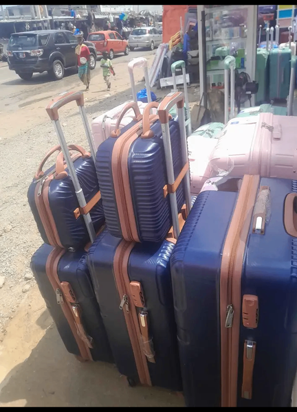 Valise rigide à roulettes