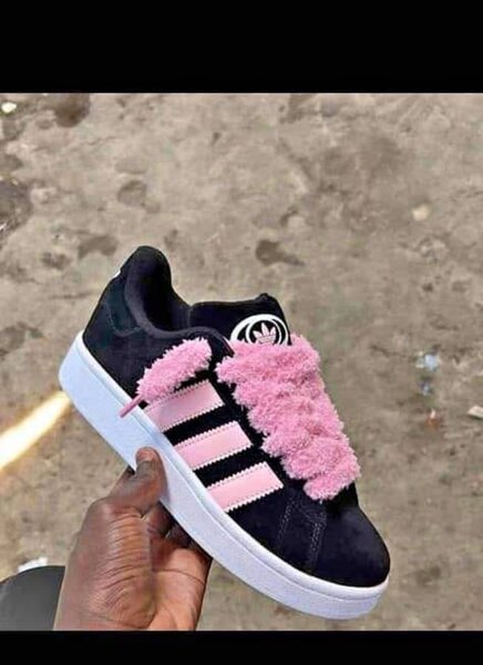 Baskets Campus noires et roses