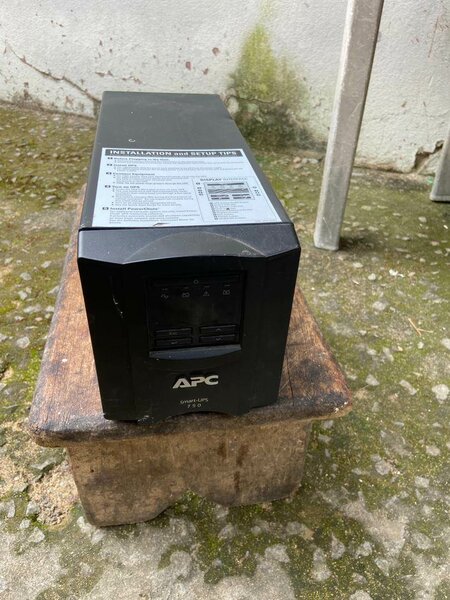 Onduleur APC Back-UPS