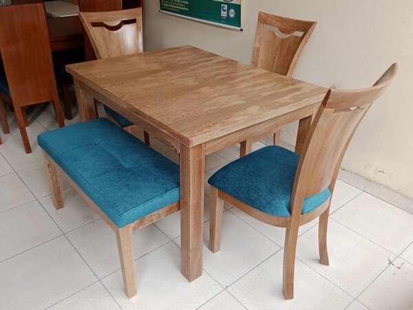 Table à manger en bois