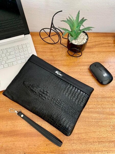 Élégante pochette crocodile