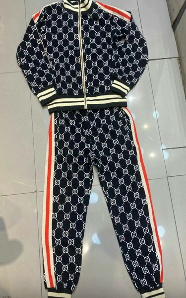 Ensemble de sport élégant