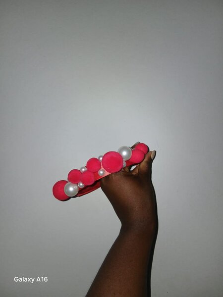 Robe rouge enfant élégante