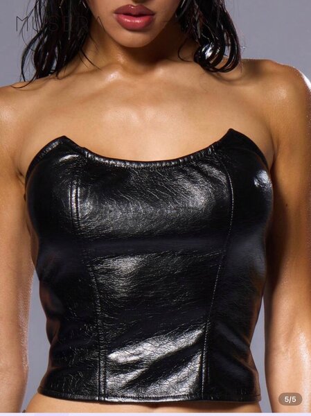 Top bustier en simili cuir noir
