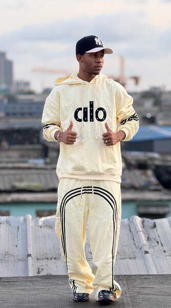 Ensemble sportif à capuche moderne