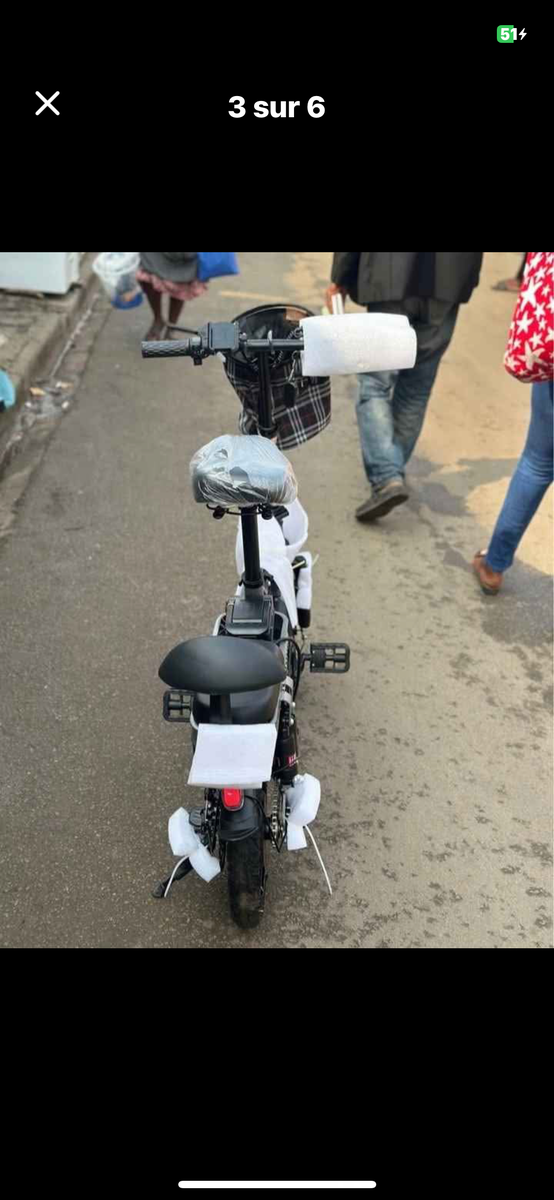 Vélo électrique pliable compact