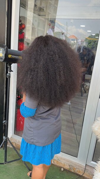 Perruque boucle afro volumineuse