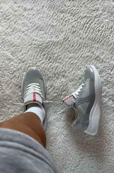 Sneakers élégants gris