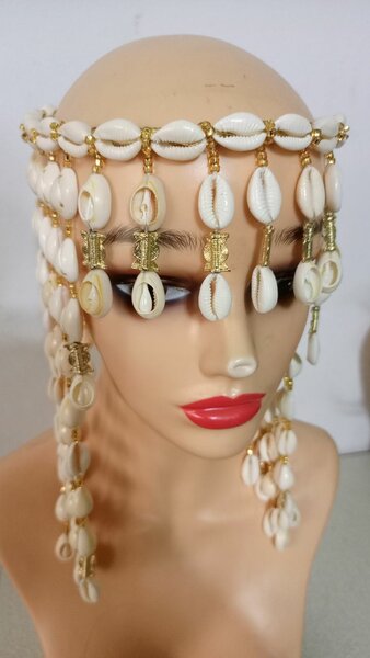 Coiffe en coquillages chic