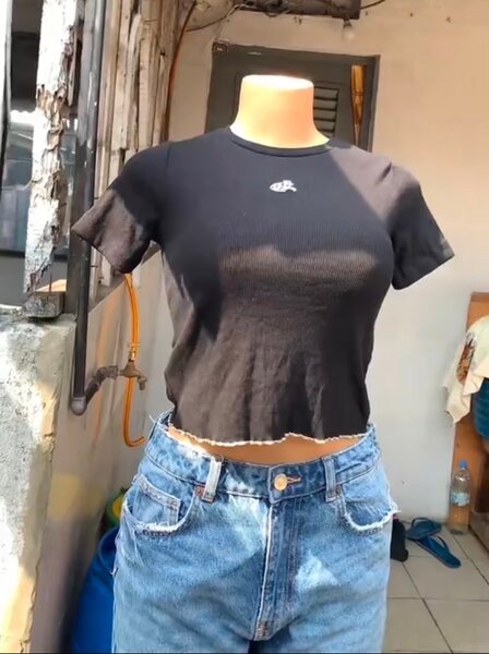 Tops stylées en friperie