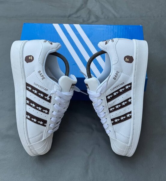 Chaussures BAPE x Adidas Superstar