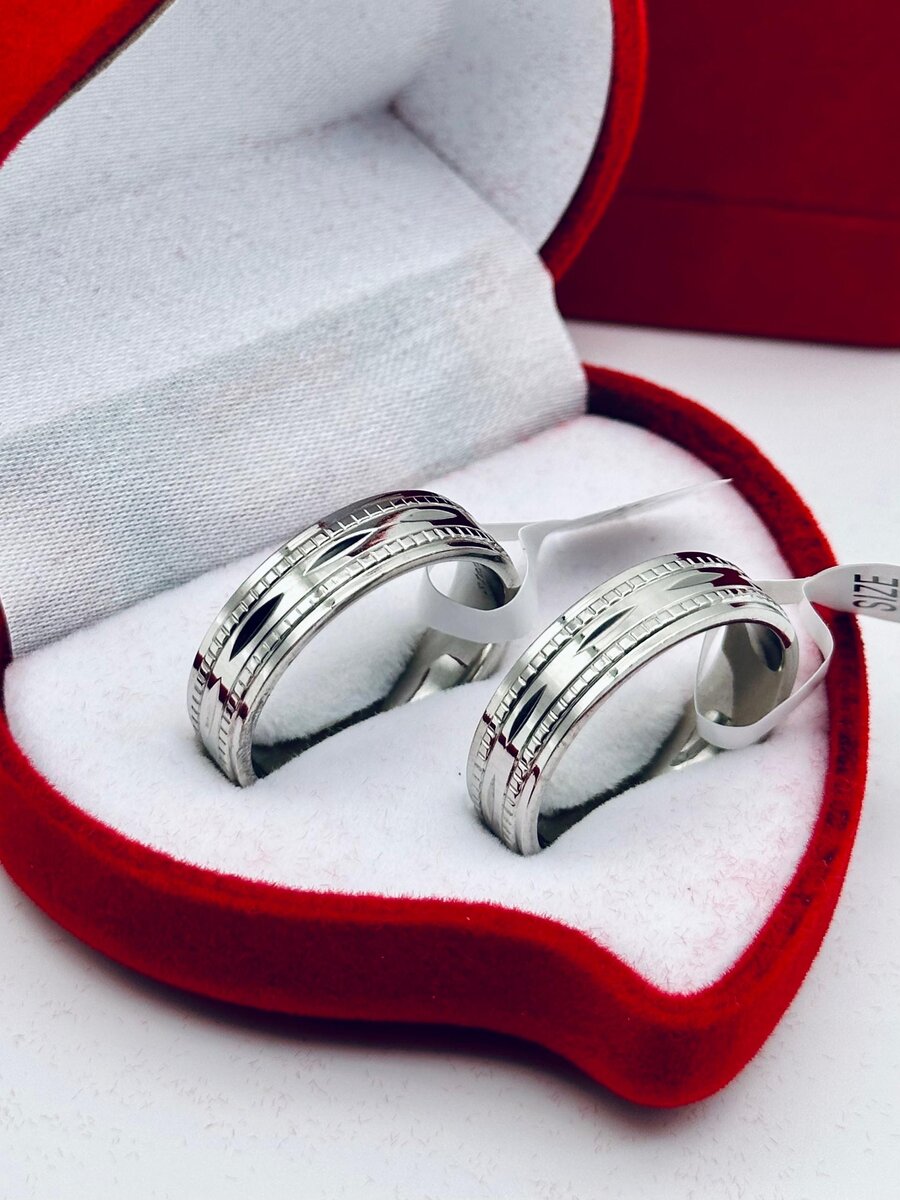 Alliances en argent élégantes