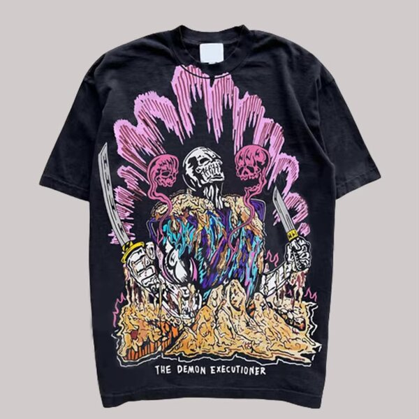 T-shirt gothique graphique