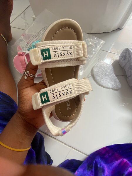 Sandales enfant confortables