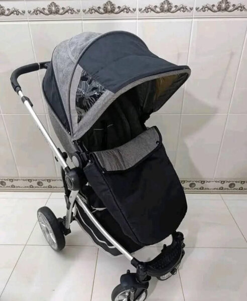 Poussette Pratique et Confortable