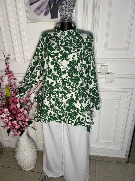 Chemise florale élégante