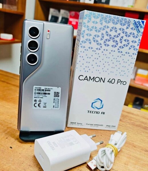 Smartphone Tecno Camon 40 Pro
