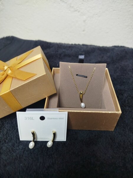 Parure Collier et Boucles Perlées