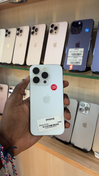 iPhone 15 Pro - 128 Go