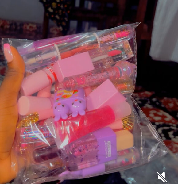 Set de cosmétiques brillant à lèvres